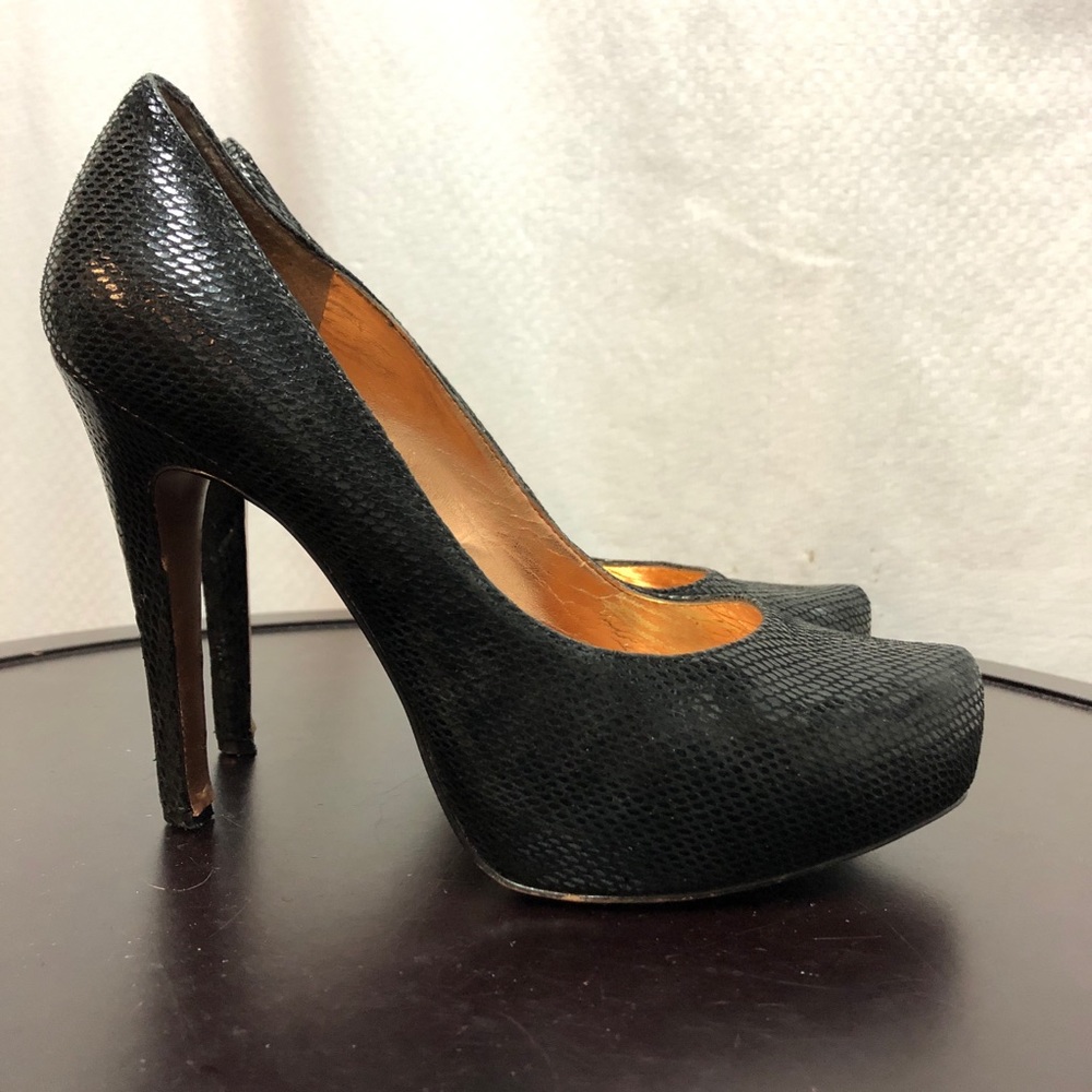 4.5” Black snakeskin heels - size 7 - BCBG